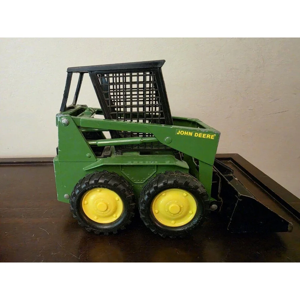 Vintage 1970s ERTL #569-7611 John Deere 1/16 Diecast Skid Steer Loader